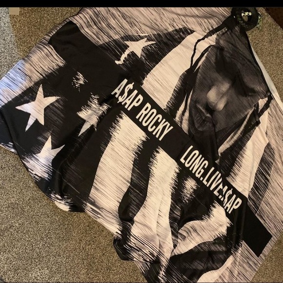 Tapestry - Picture 1 of 1